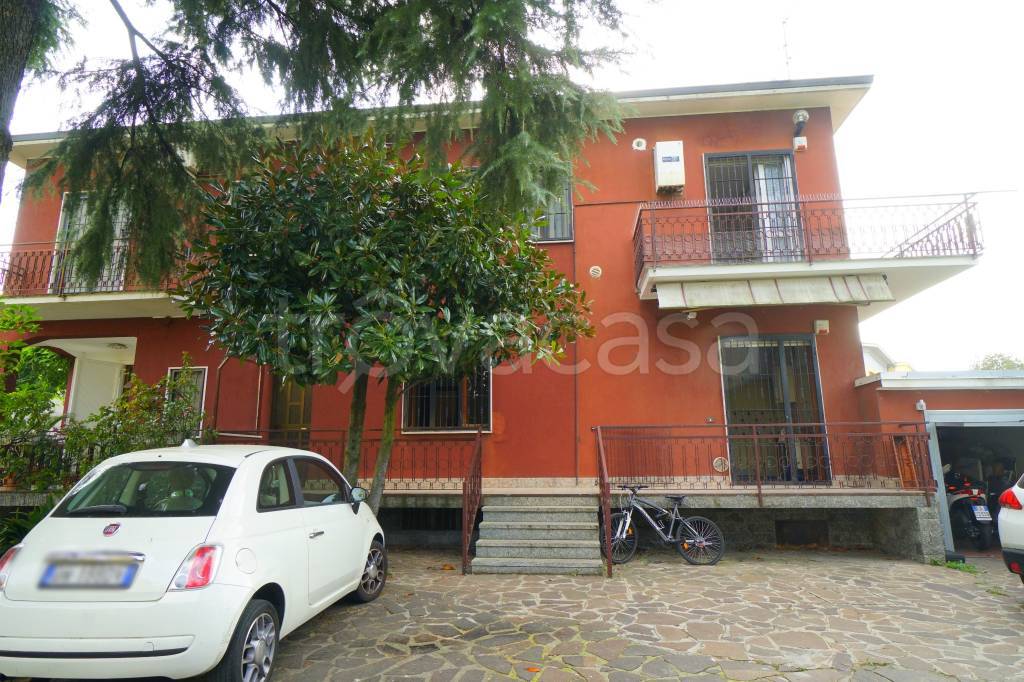 Appartamento in vendita a Brugherio via Santa Maria, 23