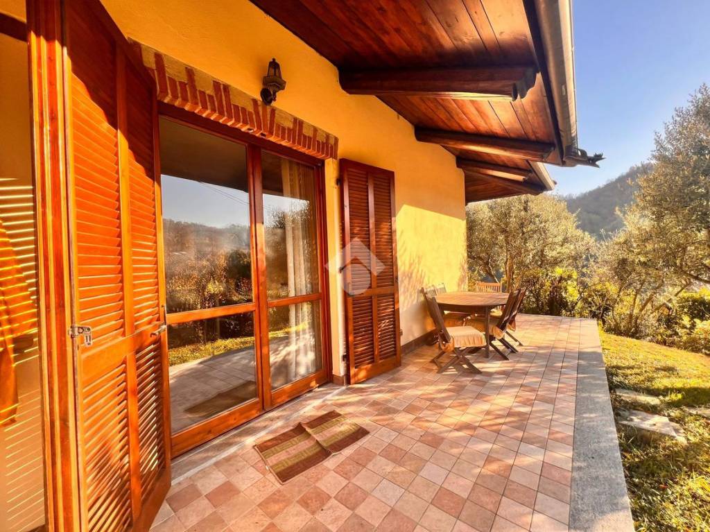 Villa Bifamiliare in vendita a Castiglione Torinese strada Valle Garavaglia, 42