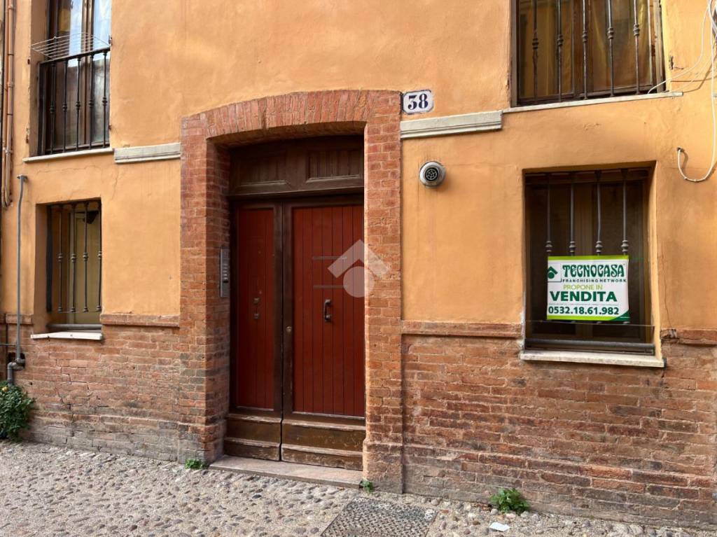 Appartamento in vendita a Ferrara via della Paglia, 38