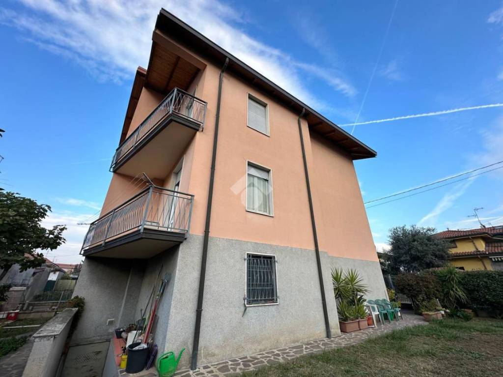 Villa in vendita a Pozzo d'Adda via Repubblica, 12