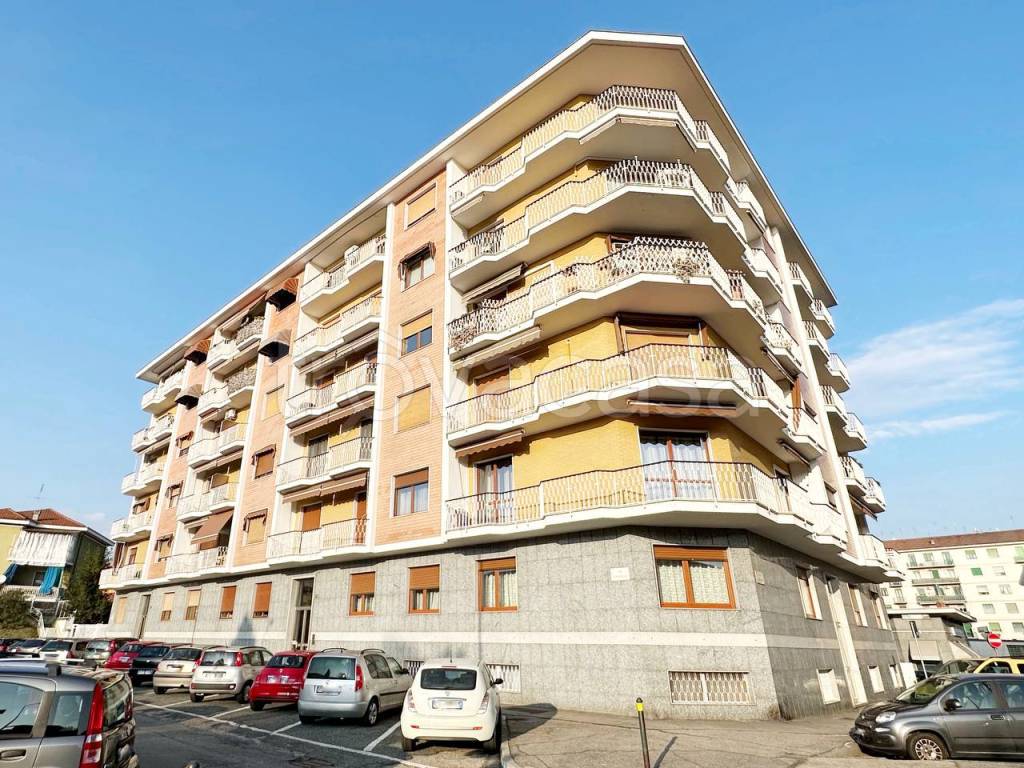 Appartamento in affitto a Moncalieri via Amilcare Ponchielli, 21