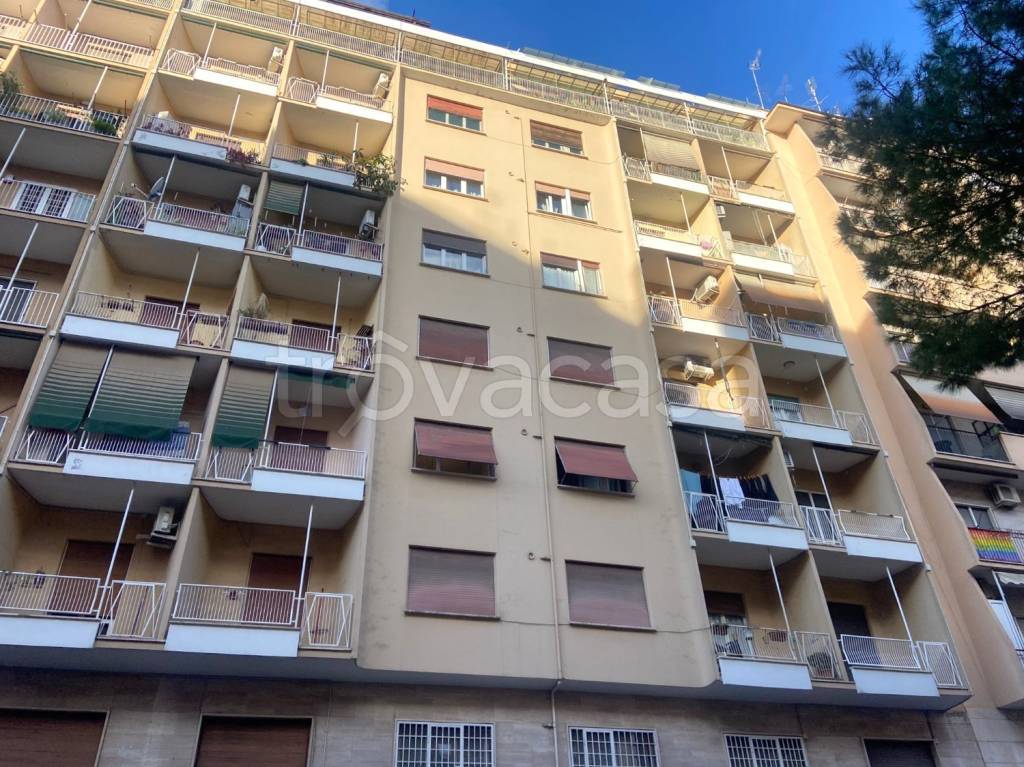 Appartamento in vendita a Roma via Gabriello Chiabrera, 98
