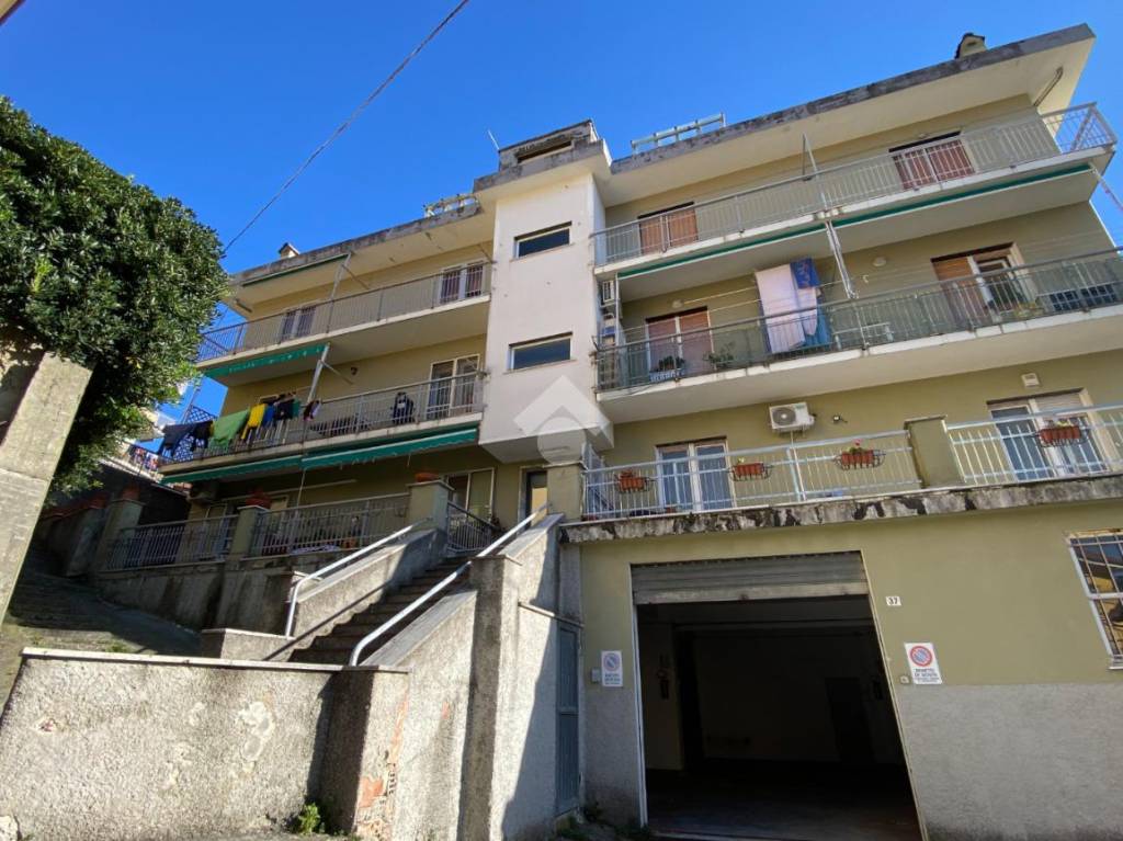 Appartamento in vendita a Sant'Olcese salita Cà Cecchi, 35