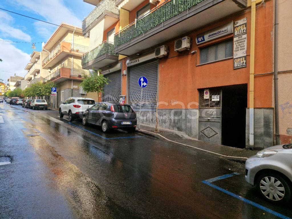 Garage in vendita a Misterbianco via Sant'Antonio Abate, 30