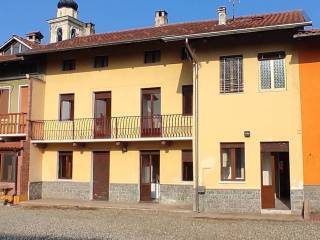 Villa a schiera in vendita a cerrione via papa giovanni xxiii, 81