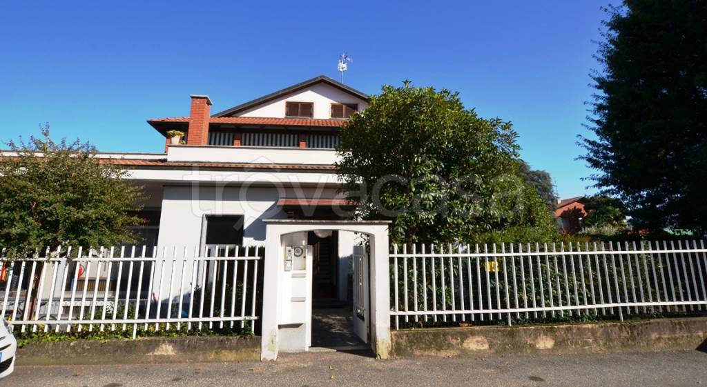 Villa in vendita a Biella strada della Grizia, 6