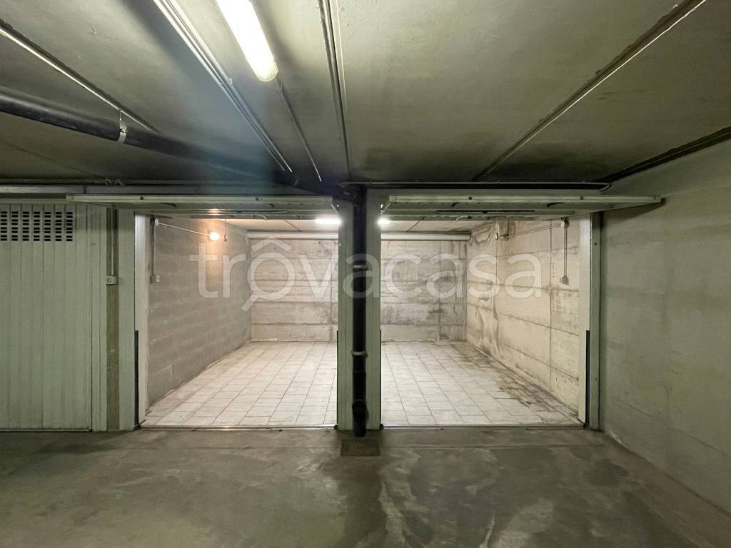 Garage in vendita a Torino via Borsellino, 38
