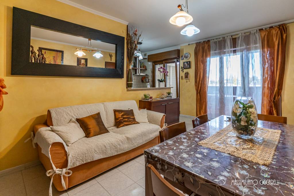 Appartamento in vendita ad Aprilia via Antonio Stradivari