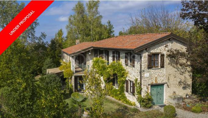 Casale in vendita a Murazzano frazione Rea, 14