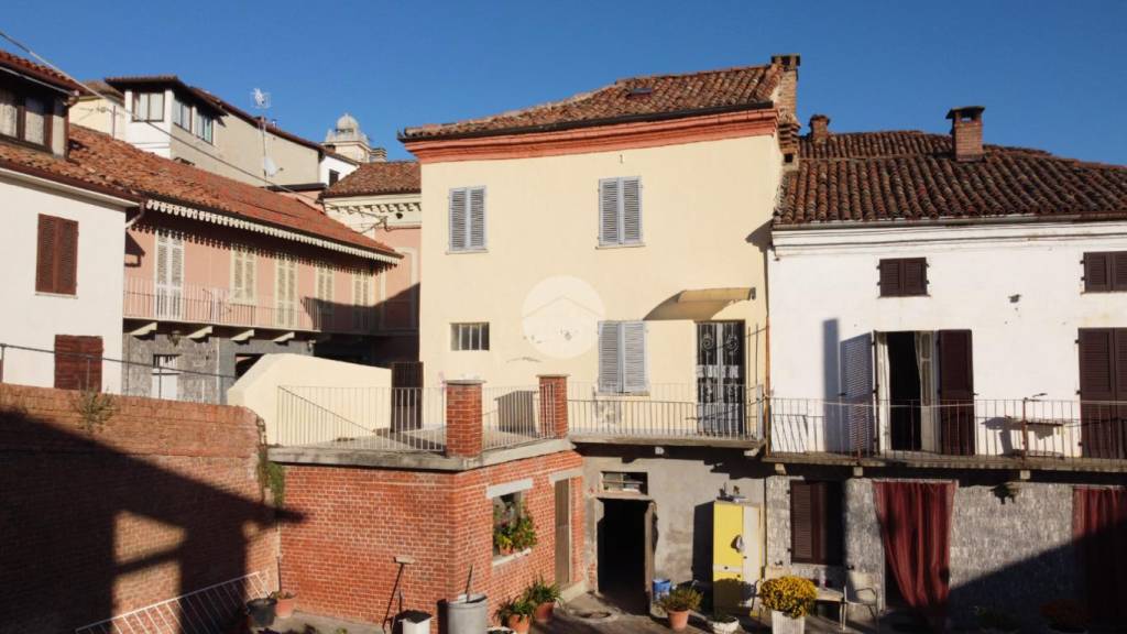 Casa Indipendente in vendita a Vigliano d'Asti via Enrico Toti, 1
