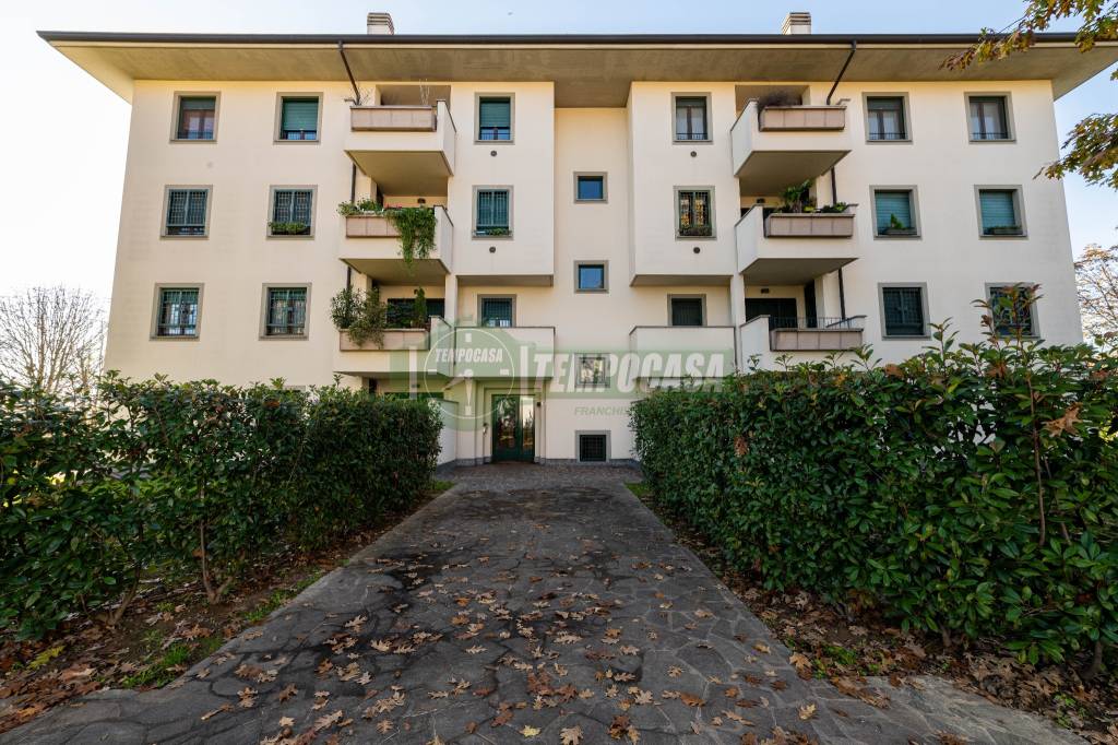 Appartamento in vendita a Vimercate via Don Pietro Lualdi, 10