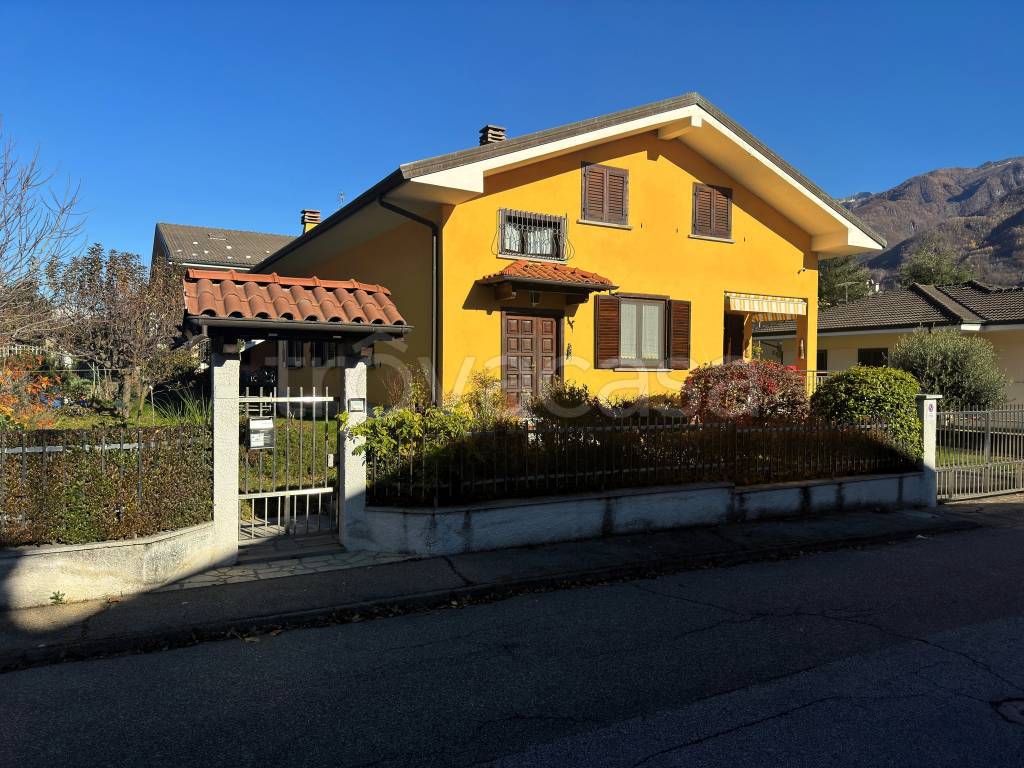 Villa in vendita a Villadossola via Umbria