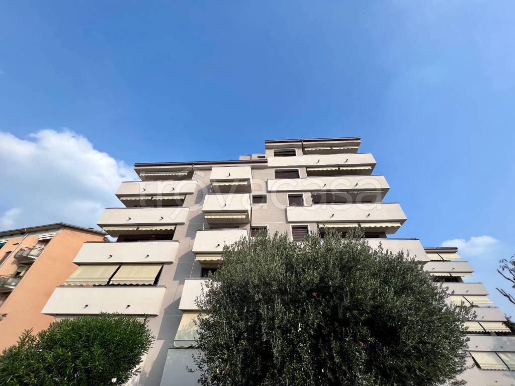 Appartamento in vendita a Saronno via Padre Luigi Sampietro, 32