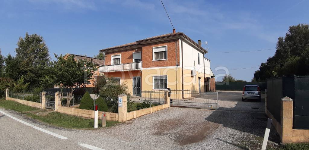 Villa in vendita a Ferrara via Ponte Rigo