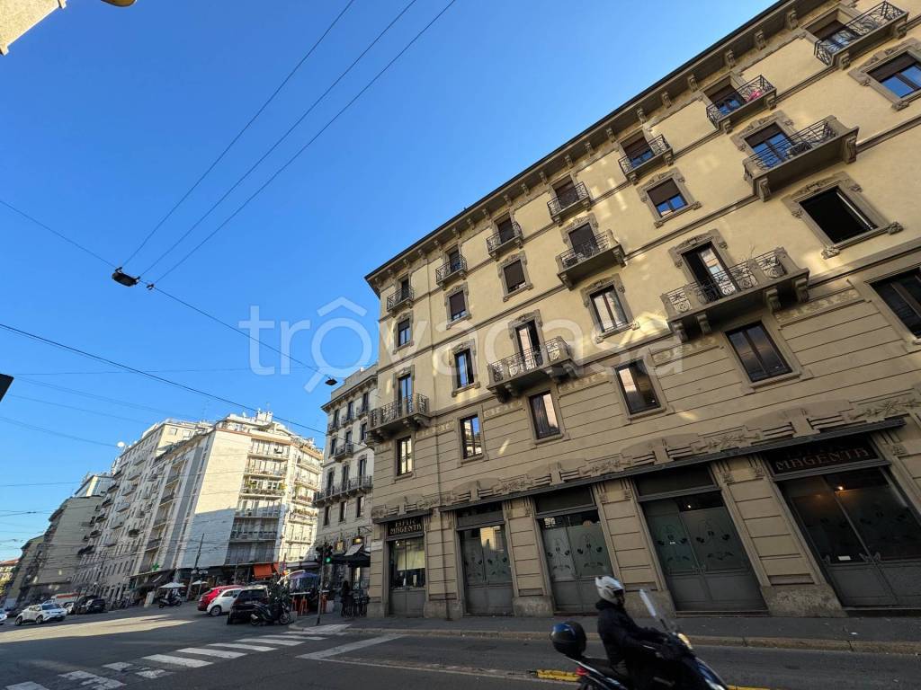 Negozio in affitto a Milano via Giosue' Carducci