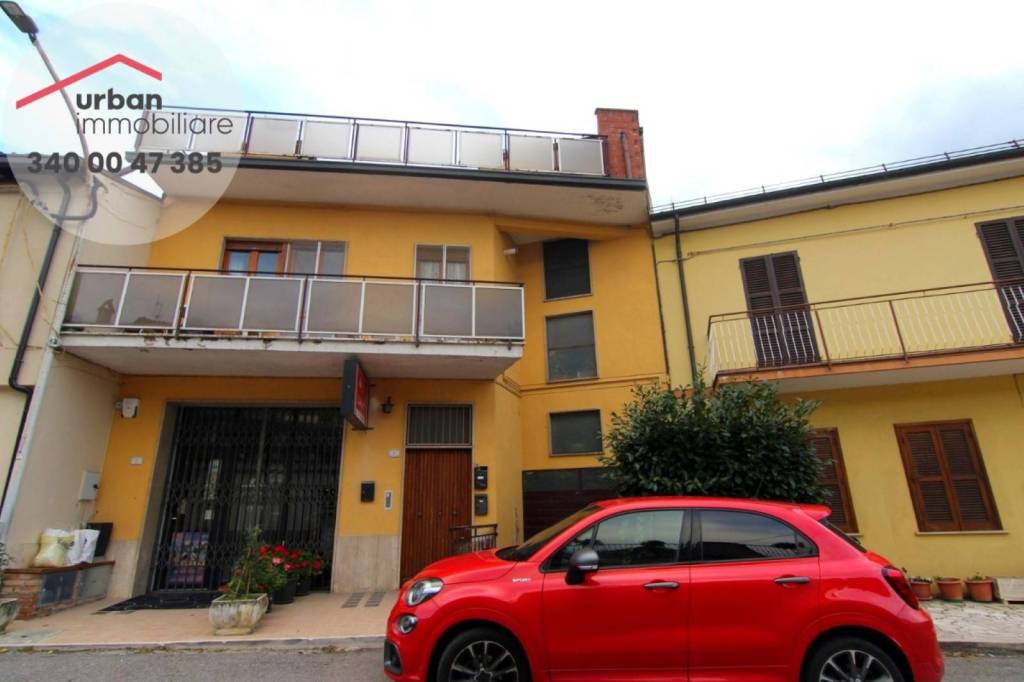 Appartamento in vendita a Tornimparte via l'Aquila, 5