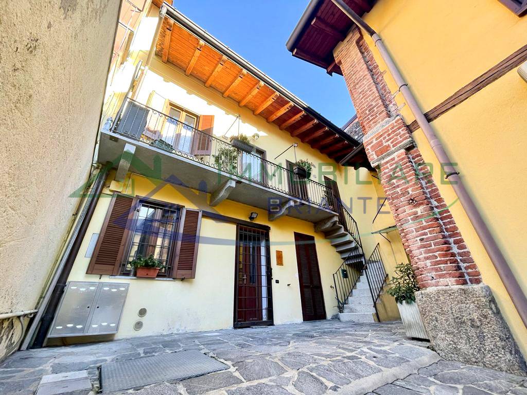 Appartamento in vendita a Somma Lombardo via Giuseppe Garibaldi
