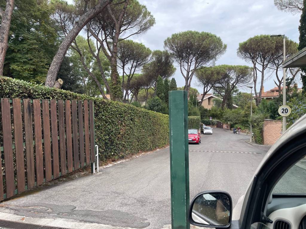 Villa in affitto a Roma via della Camilluccia