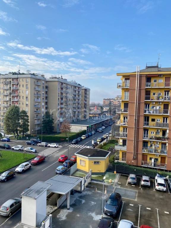 Appartamento in in vendita da privato a Milano via Bari, 4