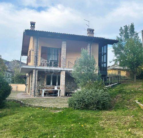 Villa in vendita a Corte Brugnatella via Ferriere 68