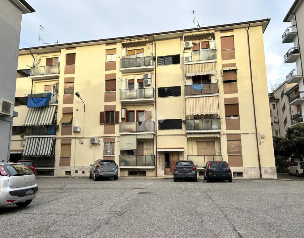 Appartamento in vendita a Cosenza via Eugenio Martorelli