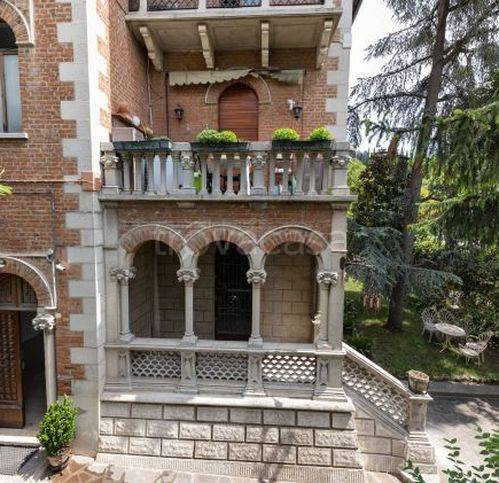 Appartamento in vendita a Verona via Castello San Felice