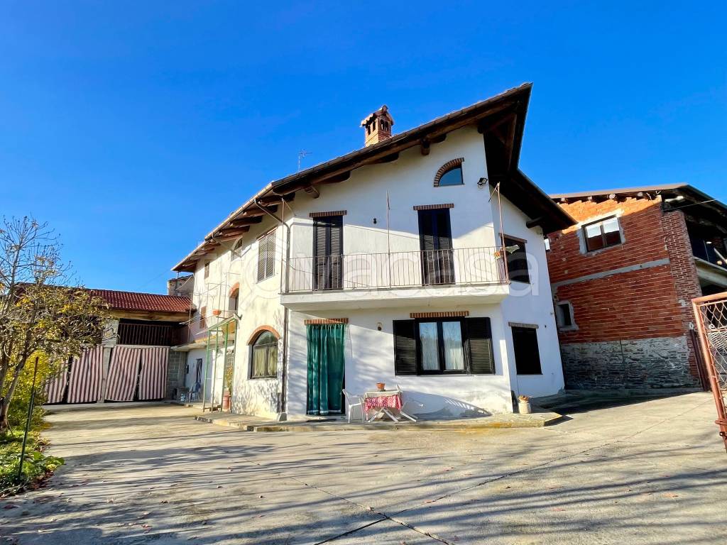 Casa Indipendente in vendita a Clavesana borgata Ferrua, 9