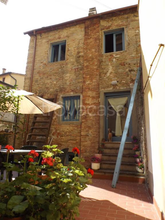 Appartamento in vendita ad Arezzo via Camillo Benso di Cavour