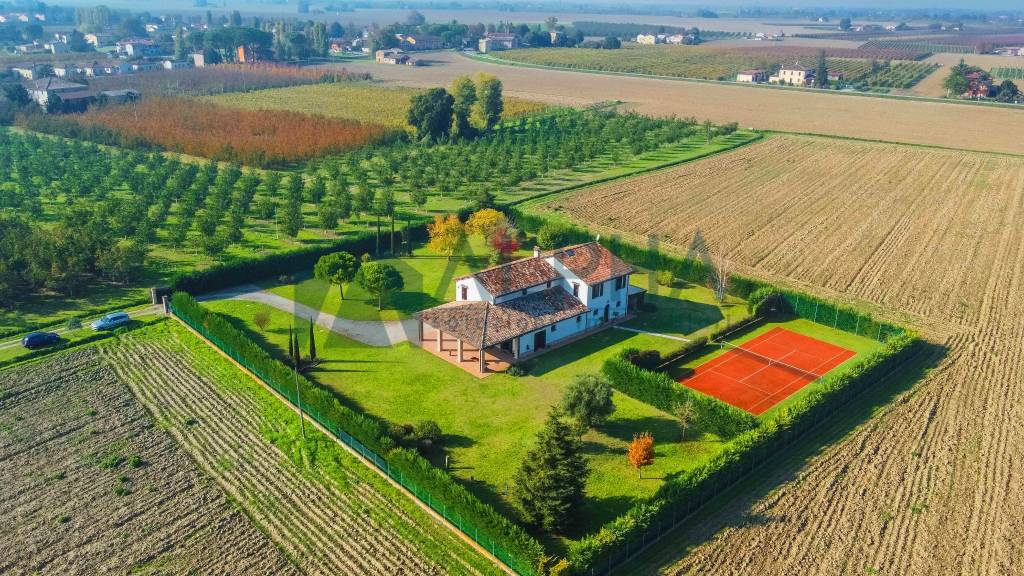 Villa in vendita a Ravenna via Sabbionara, 1