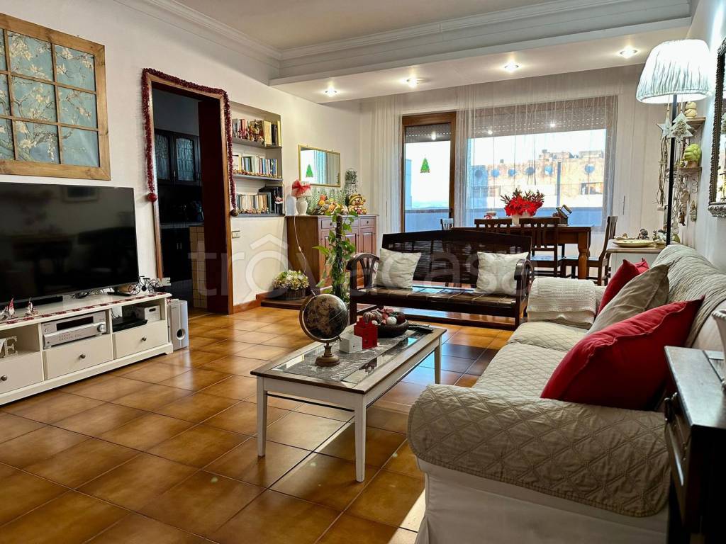 Appartamento in vendita a Roma via Sorelle Tetrazzini