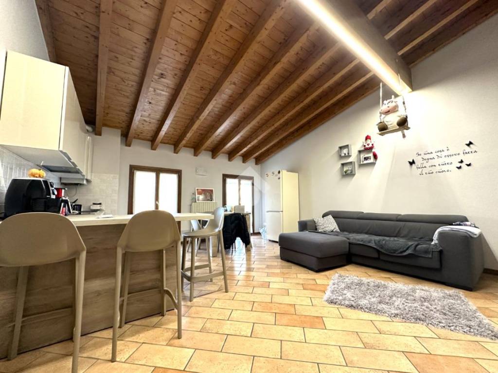 Appartamento in vendita a Trescore Cremasco via Carioni, 10