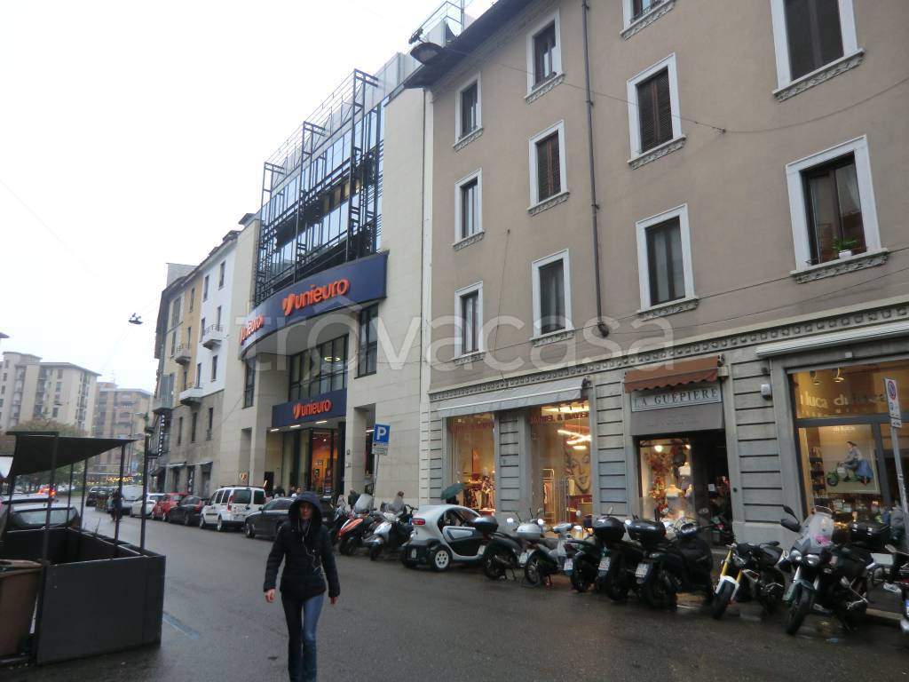 Appartamento in affitto a Milano via Marghera, 26
