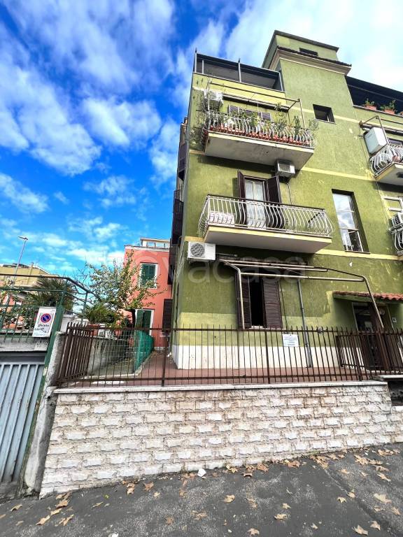 Appartamento in vendita a Roma via dei Glicini