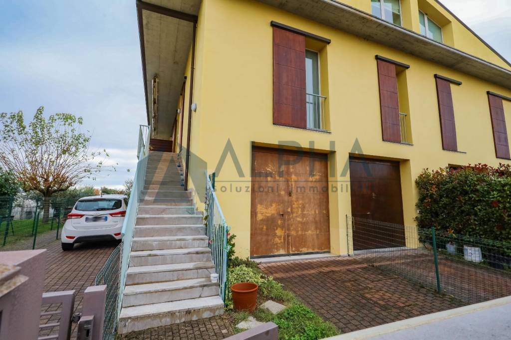 Villa a Schiera in vendita a Faenza via Emilia Ponente