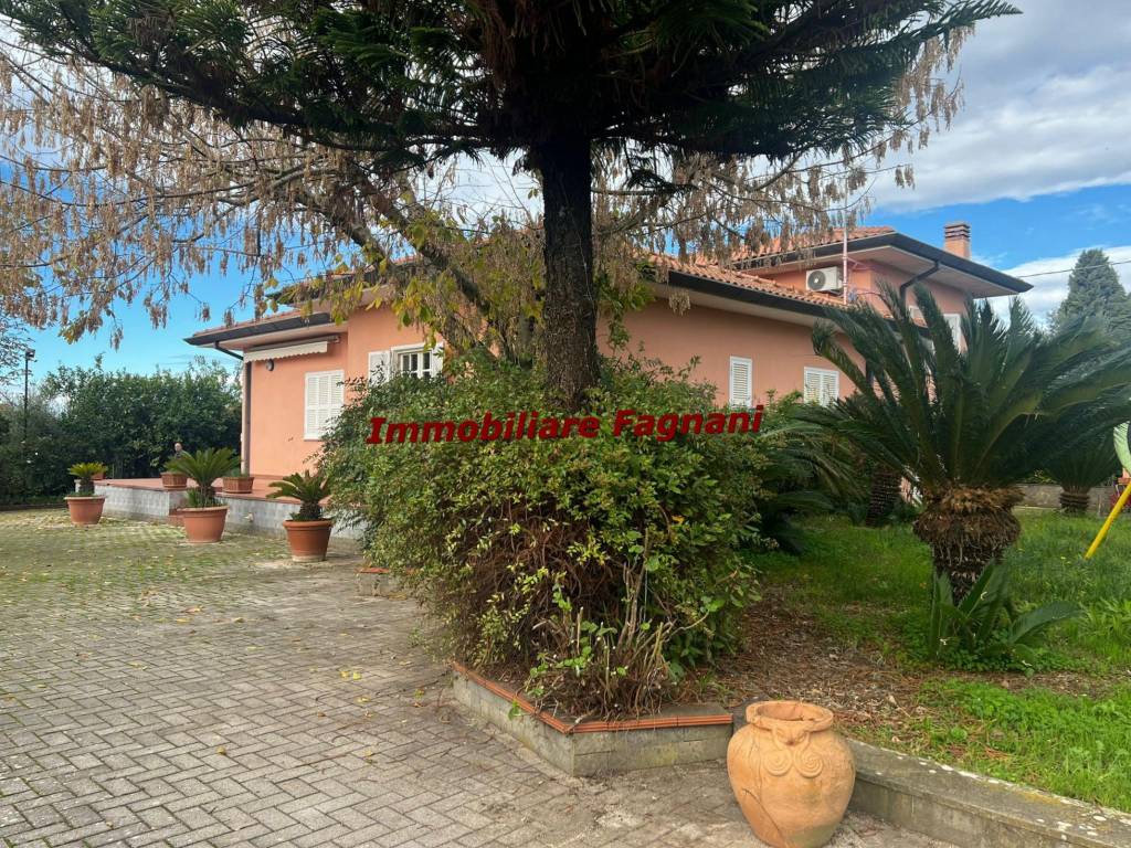 Villa in vendita a Velletri via Colle San Francesco