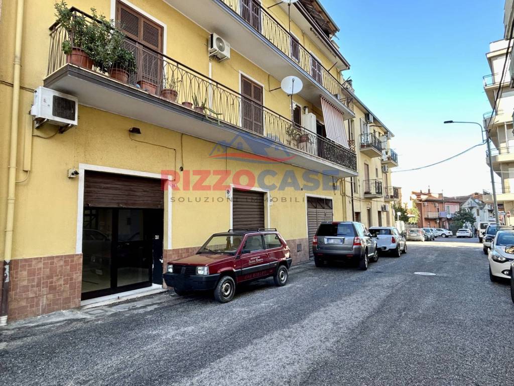 Negozio in affitto a Corigliano-Rossano via Piave, 39/a
