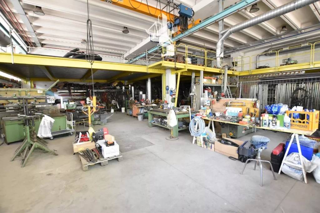 Capannone Industriale in vendita a Bolzano via Galvani