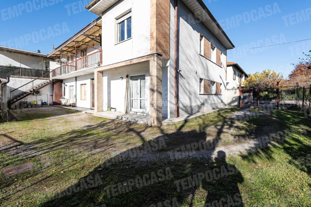 Appartamento in vendita ad Arosio via Filippo Corridoni 37