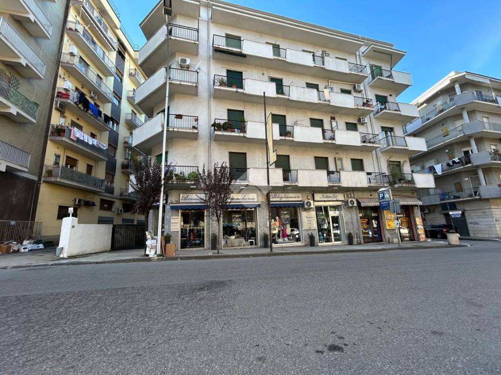 Appartamento in vendita a Cosenza via Nicola Serra, 45