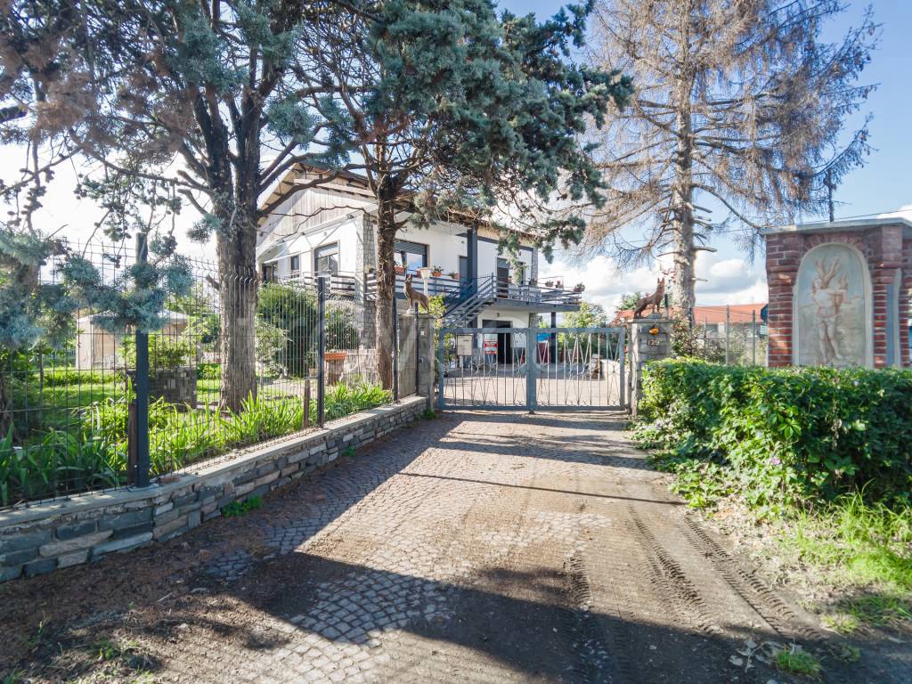 Villa in vendita a Leini via San Francesco al Campo, 129