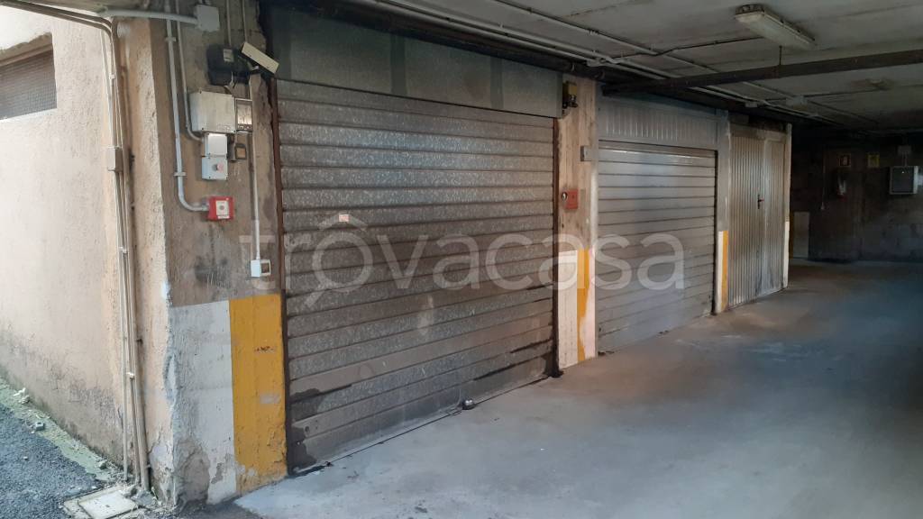 Garage in vendita a Guidonia Montecelio via dei Girasoli, 68