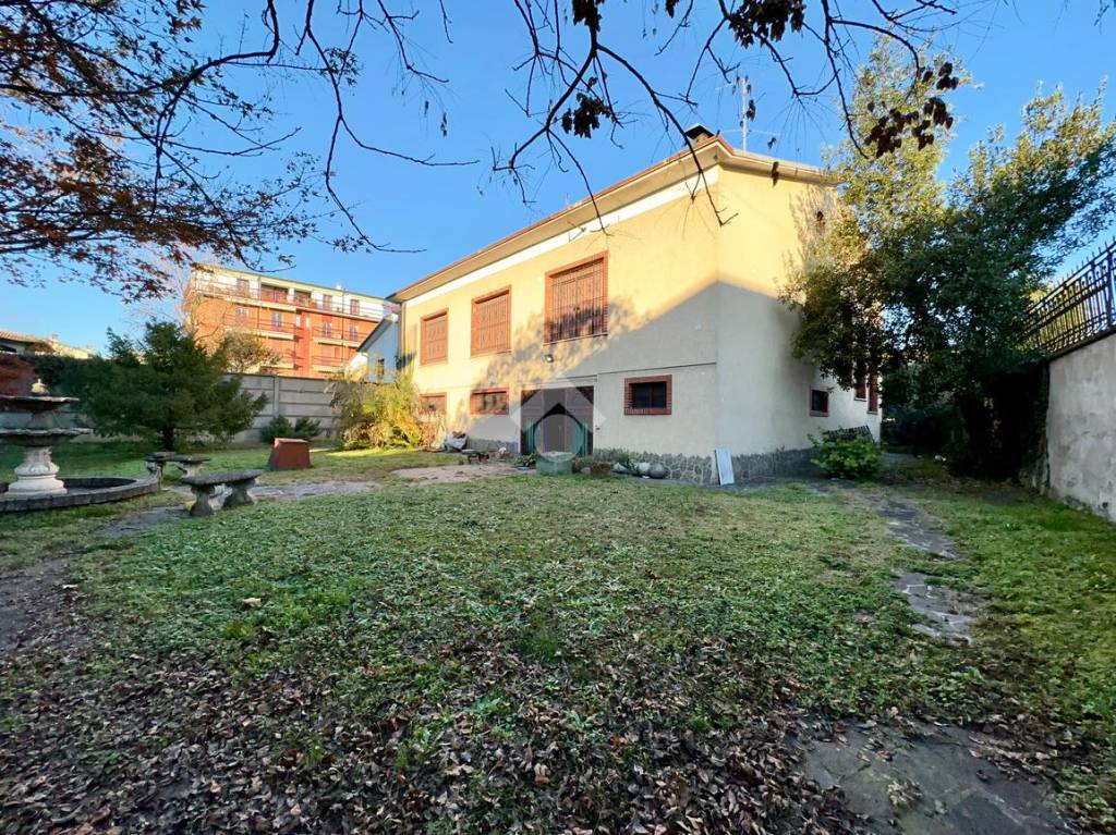 Villa in vendita a Crema via Piacenza, 40
