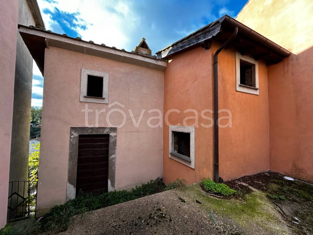 Casa Indipendente in vendita a Bassano in Teverina via Piave