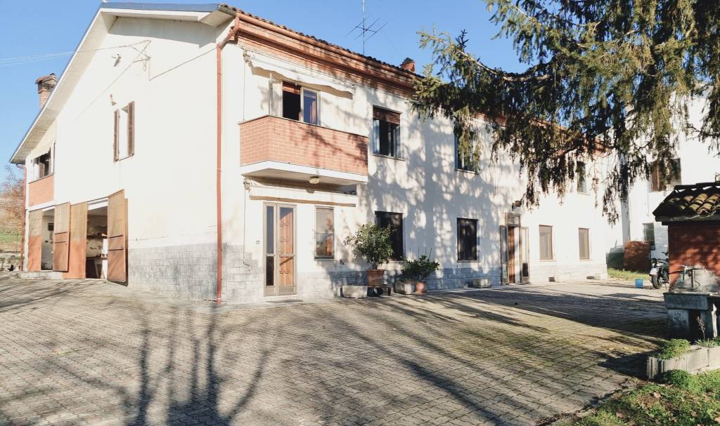 Casale in vendita a San Salvatore Monferrato