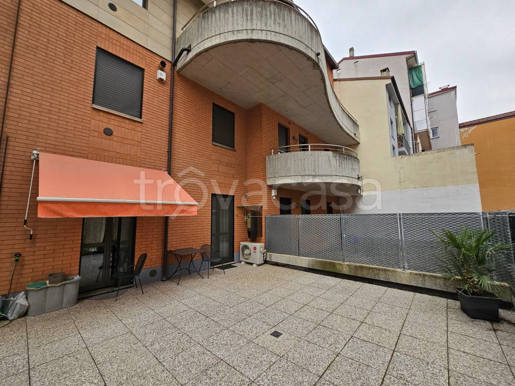 Appartamento in vendita ad Alba corso Piave, 32