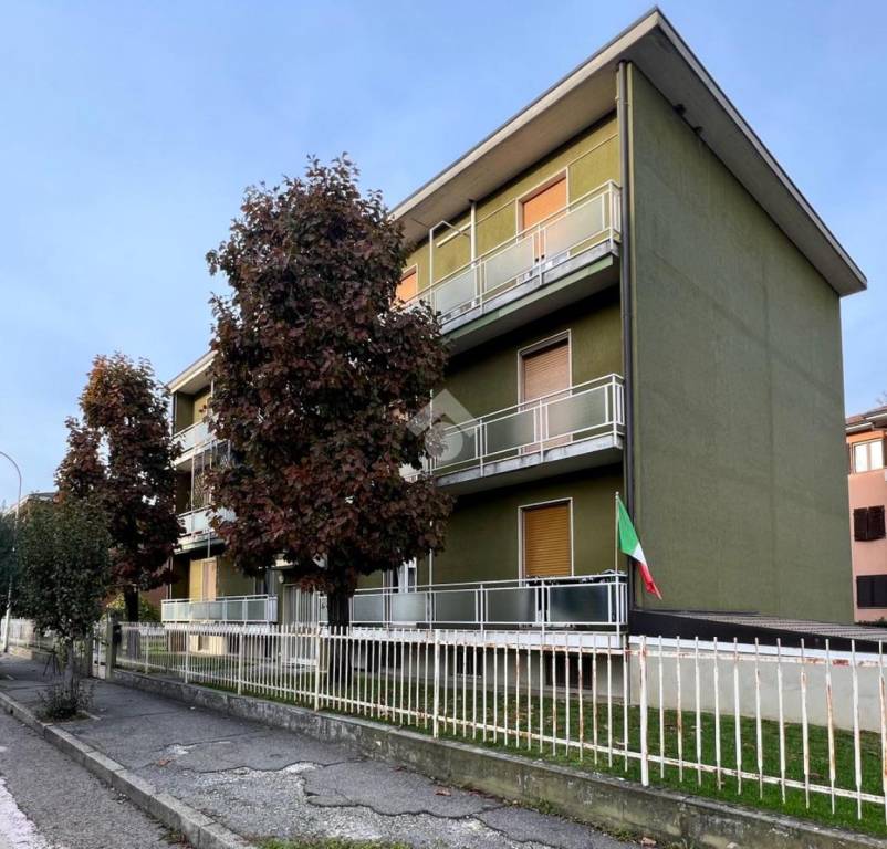 Appartamento in vendita a Pizzighettone via Giacomo Leopardi, 3