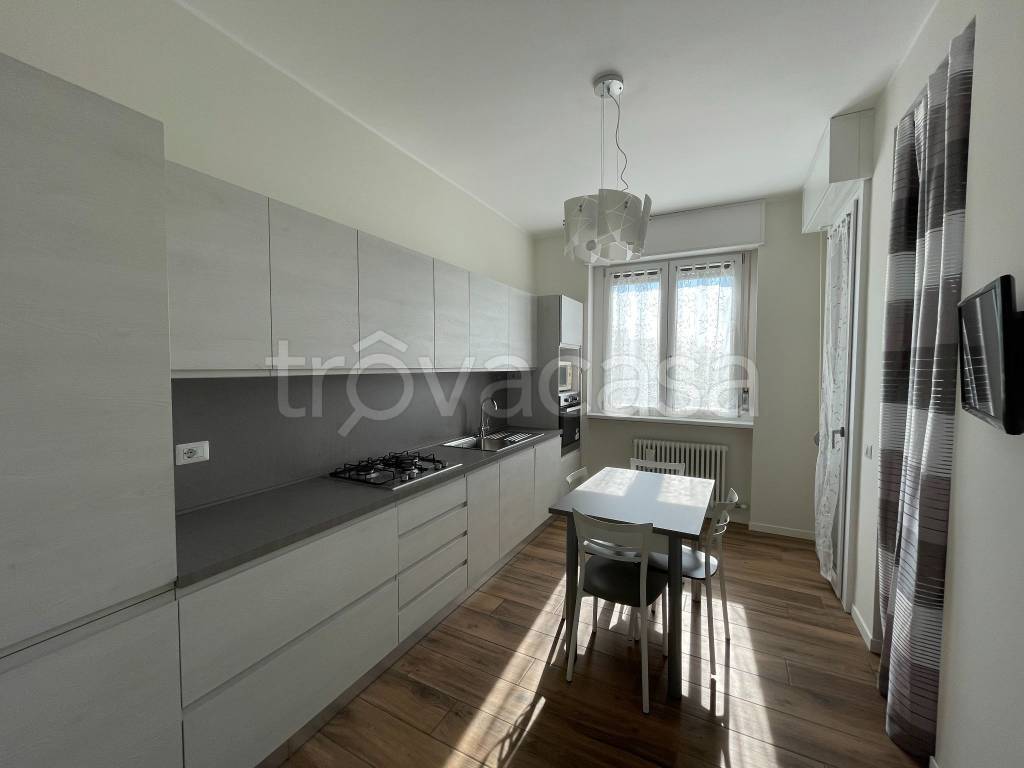 Appartamento in in vendita da privato a San Donato Milanese via Europa, 18b