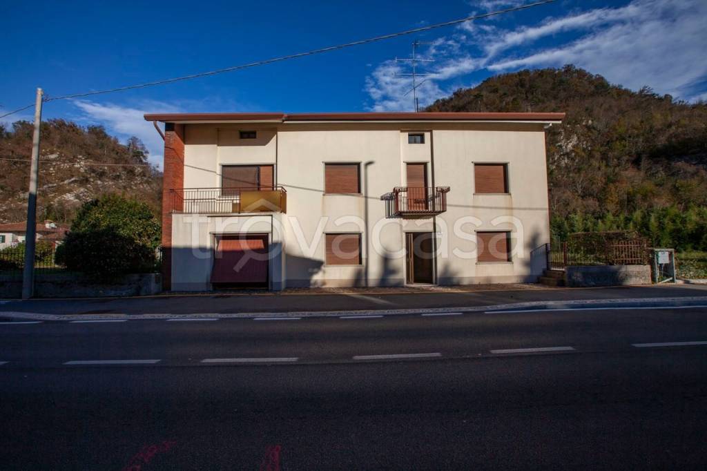 Villa in in vendita da privato a Gemona del Friuli via Cjamparis, 58