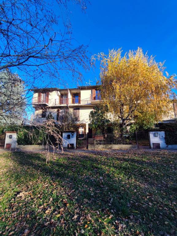 Villa a Schiera in in vendita da privato a Pavia via Pietro Nenni
