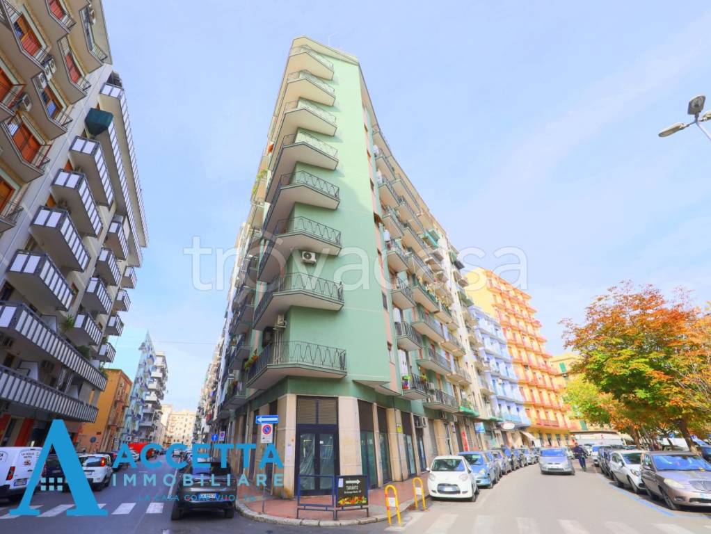 Appartamento in vendita a Taranto via Argentina, 65